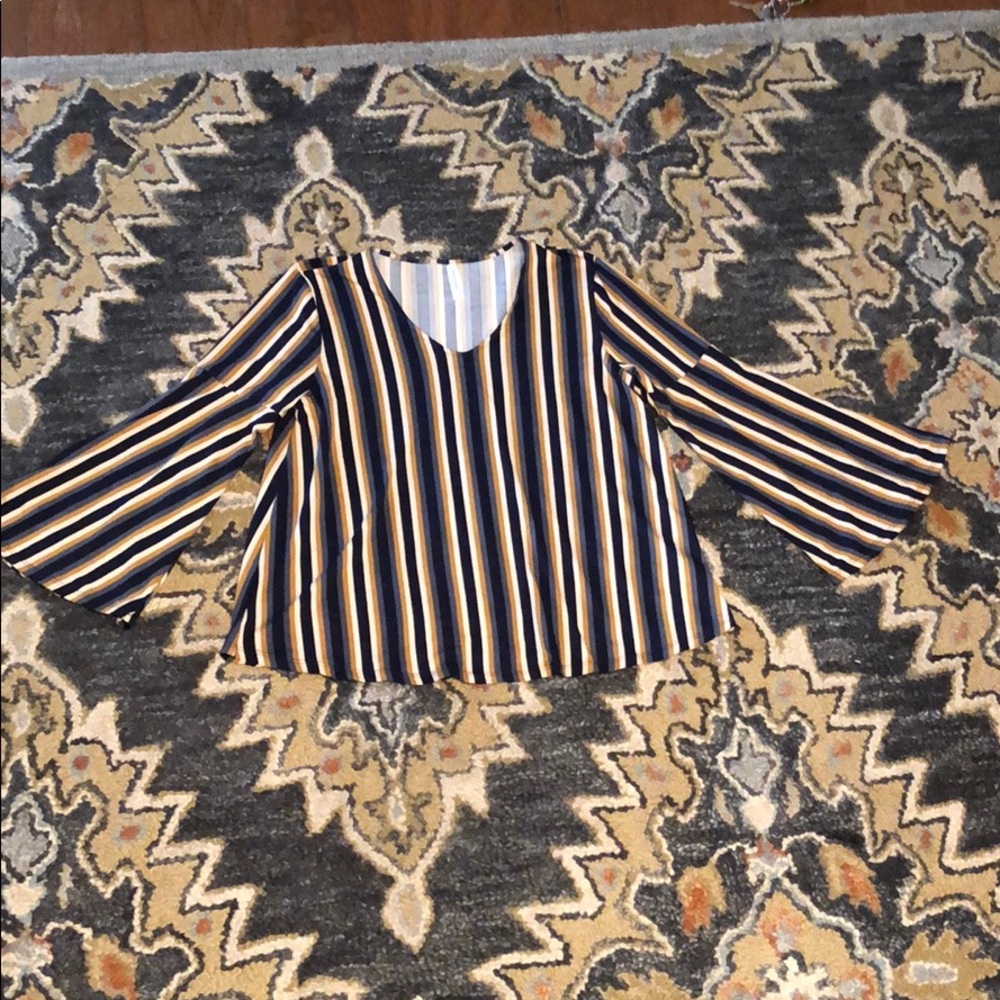 Peppermint Bell-Sleeve Top